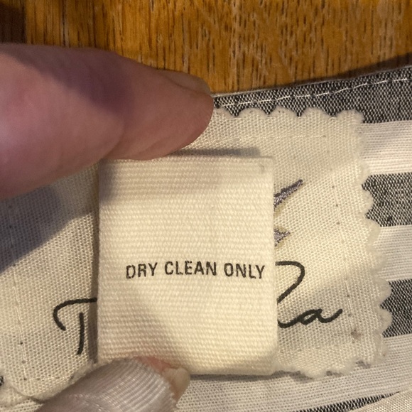 Anthropologie size 2 cotton blend skirt w/beautiful details excellent condition - Picture 7 of 7